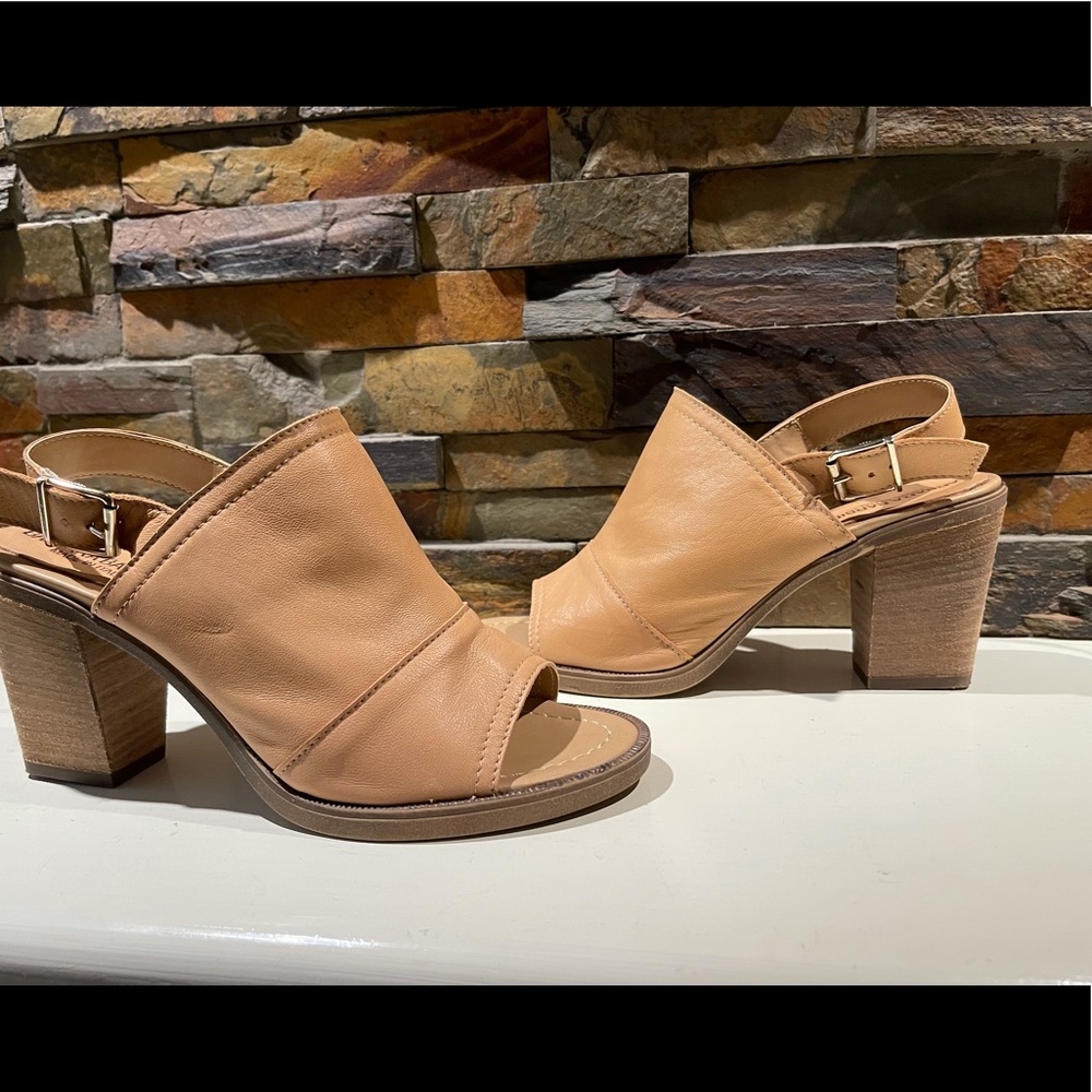 Barbara Barbieri tan leather sandals